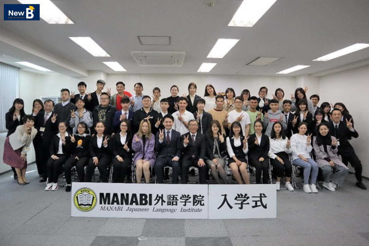 Giảng viên và học sinh tại trường Nhật ngữ Manabi Tokyo