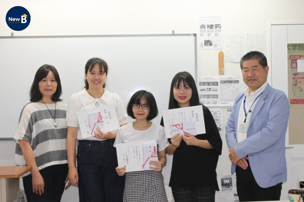 Học viện Giáo dục Quốc tế Aoyama trao học bổng cho học viên